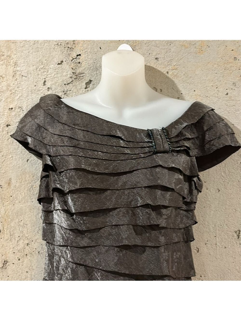 London Times Taupe Layered Shimmery Fabric Dress - Size 6 - Picture 2 of 5